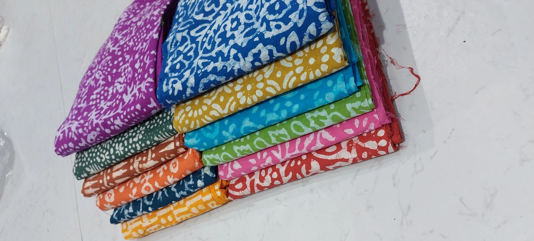 Post image Dress material
Top:- batik block cotton Febric 2.35 mtr
Bottom :- batik buta block febric cotton 2.25 MTR
Duppta :- Doria cotton batik print 2.25 mtr
Fast and guranteeed colour