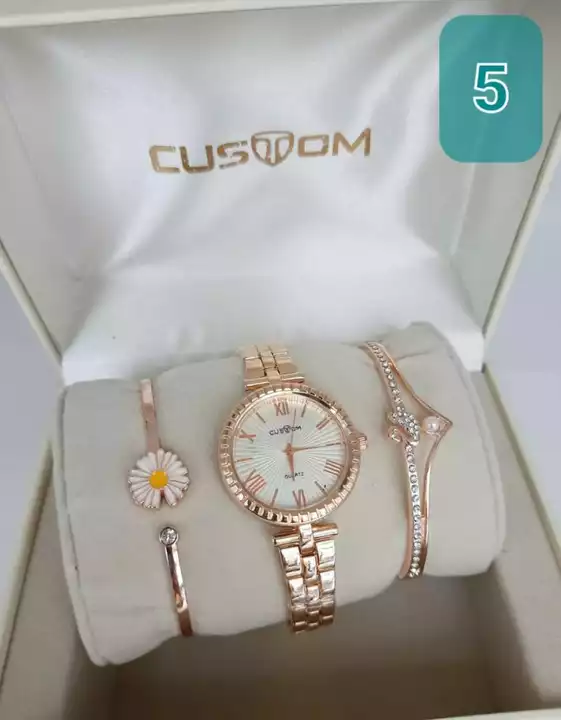 Women's watch with 2 different bracelet  uploaded by business on 9/16/2022