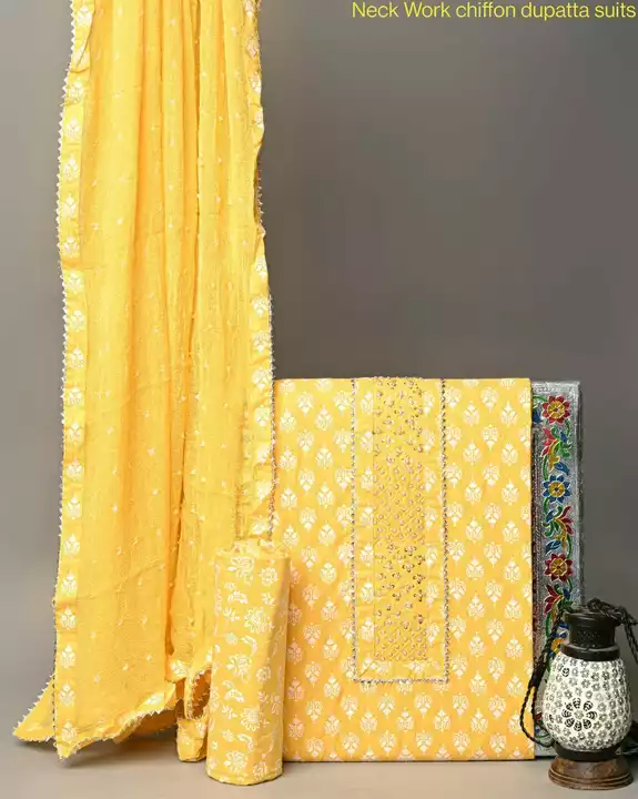 🍁🍁 New Collection 🍁🍁
Muslin suit with chiffon dupatta 
Cotton Suit with chiffon dupatta
Zari  uploaded by Lookielooks on 9/17/2022