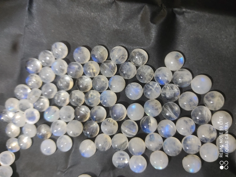 Product image with ID: moon-stone-3c3e80f9