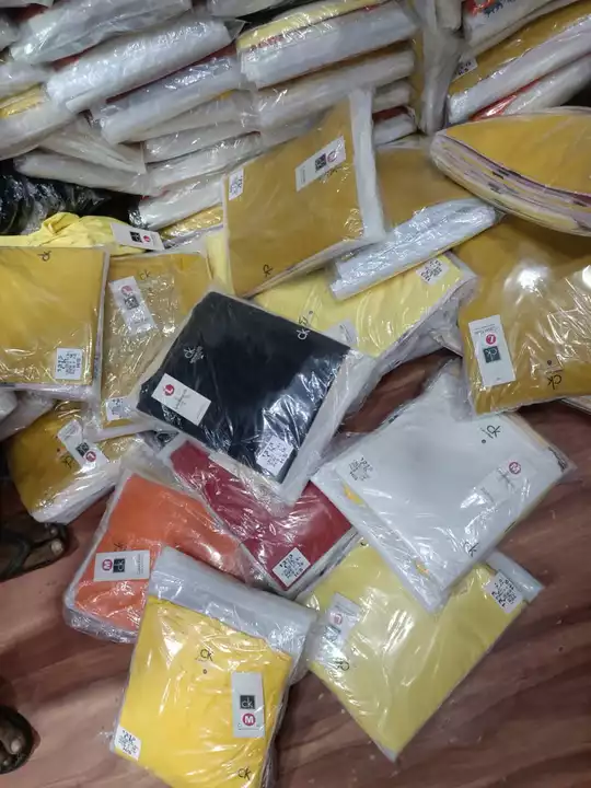 Post image Imported TPU zippers available (waterproof)
M l l xl xl xxl 
370/-
360/- for moq 100 pcs 
6 colours available 
Order asap
 T.P.U.....WINDCHEATER*

*Color 4*
*Fabric TPU*
*Set 12 Pcs*
*Minimum Order 36*


*Price Only 350