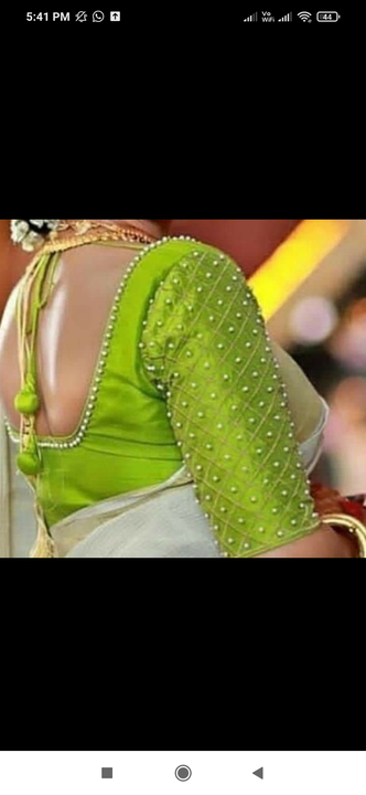 Post image I want 1-10 pieces of Sarees at a total order value of 500. Please send me price if you have this available.