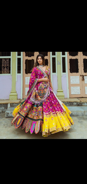 Post image I want 1-10 pieces of Lahenga choli at a total order value of 1000. Please send me price if you have this available.
