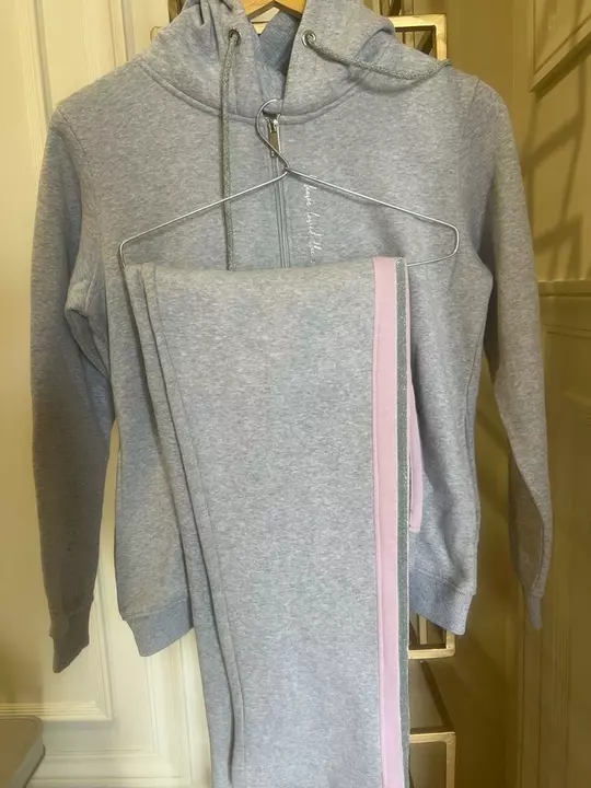 Post image Need resellers for women's formal tracksuits( Bulk Order) min 60 pcDM for enquiries