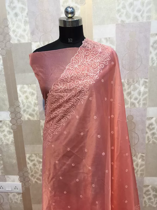 Post image Banaras handloom soft semi organza pearl like  heavy chikankari embroidery scallop border Sarees

Dispatch time within 2_3 days

Single n multiple available

Book Fast hurry up

Any quarries Direct DM us
8423467118