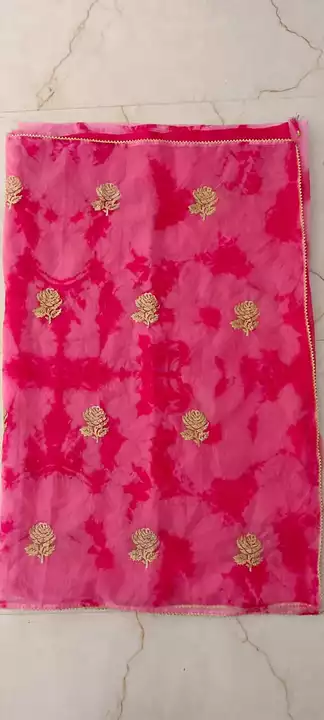 Gifts saree uploaded by Mahadev fashion on 9/20/2022