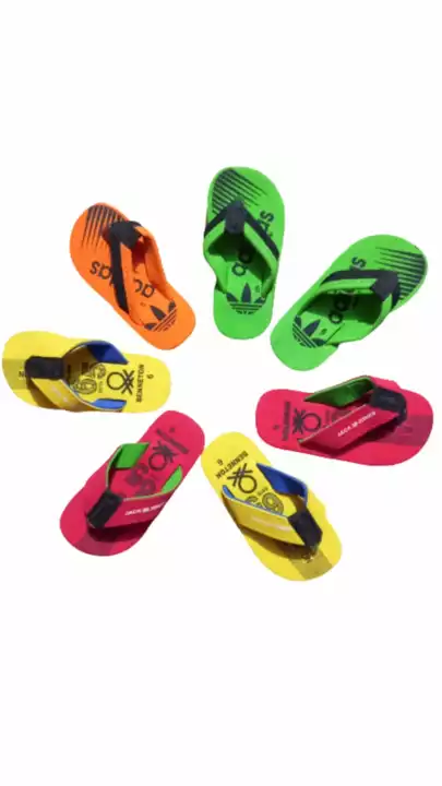 Kids slippers uploaded by HADIYA COLLECTION HOUSE on 9/22/2022