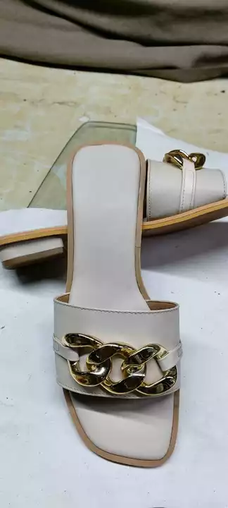 Half inch box heel uploaded by Goodluck footwear on 9/23/2022