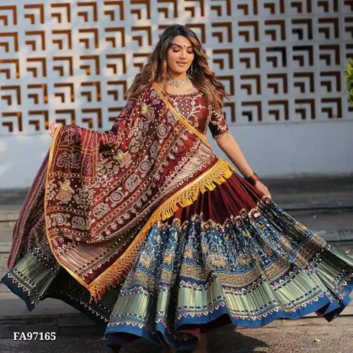Post image I want 2 pieces of Lehenga at a total order value of 1000. I am looking for Kisi ke pas te  ye lehanga ho to inform me..under 840..
Urgent need.. Please send me price if you have this available.