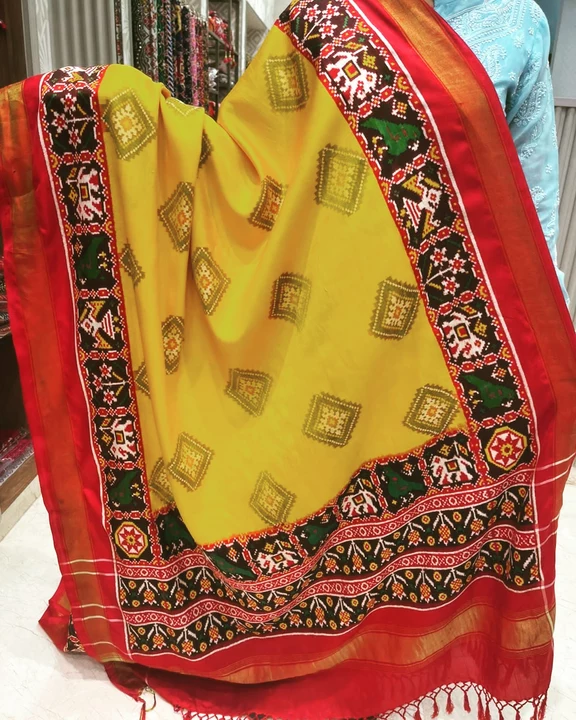 Post image ⚜️Double Weave Patan Patola Saree 🛍 ⚜️ Patola by vimal gohil  WhatsApp Or ☎️ = +91 6356727659🛍shop now ✈️Worldwide_Shipping . . . #patolasaree #rajkotpatola #patanpatolasaree #patanpatola #patola #patan #heritageproperty #collection #shopping #handicrafts #handloom #saree #duppta #weaving #vougeindia #vouge #treditional #treditionalsaree #fashionblogger #delhi #hyderabad #fashion#navratan #manekchowk #narikunj #kirenkher