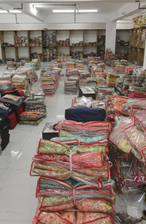 Warehouse Store Images of Queen textiles (AL-RISHA THE LABEL)