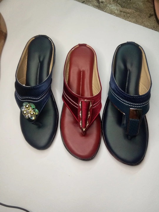 ladies slipper chappal uploaded by Footleather on 9/26/2022