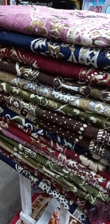 Post image I want 40 pieces of My requirements carpet 40 pes 
 at a total order value of 8000. I am looking for Valet carpet . Please send me price if you have this available.
