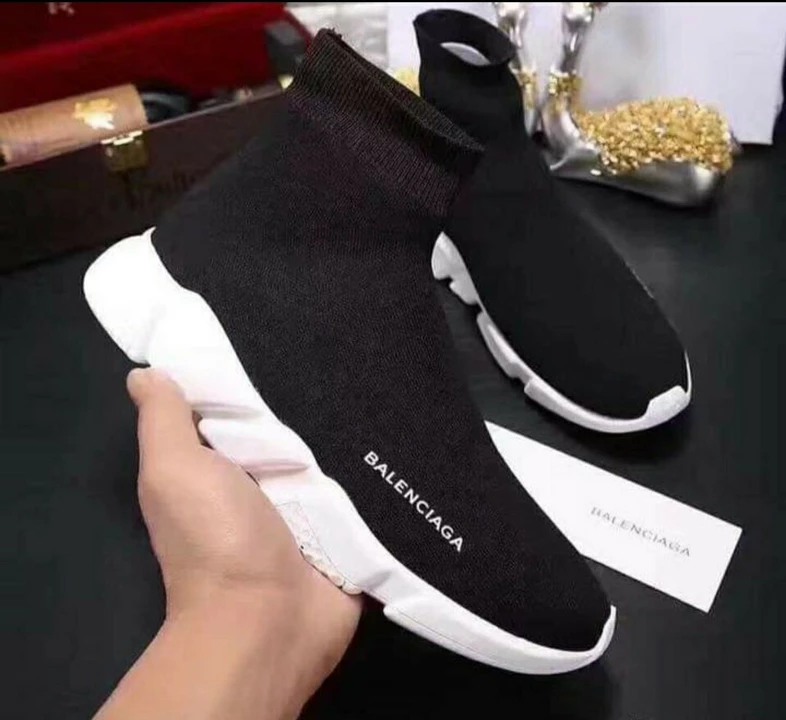 BALENCIAGA *PRICE—520* FREE SHIPPING ALL SIZE AVAILABLE DM FAST FIX PRICE NO LESS *What's App Nu uploaded by SN creations on 9/28/2022