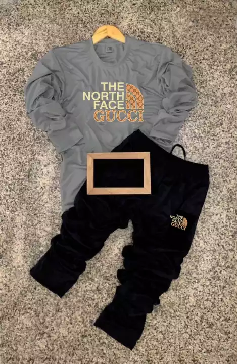 *Round Neck Tracksuit*

*THE NORTH FACE*

Pattern: Full Sleeve Tshirt and Lower with both side  uploaded by Lookielooks on 9/28/2022