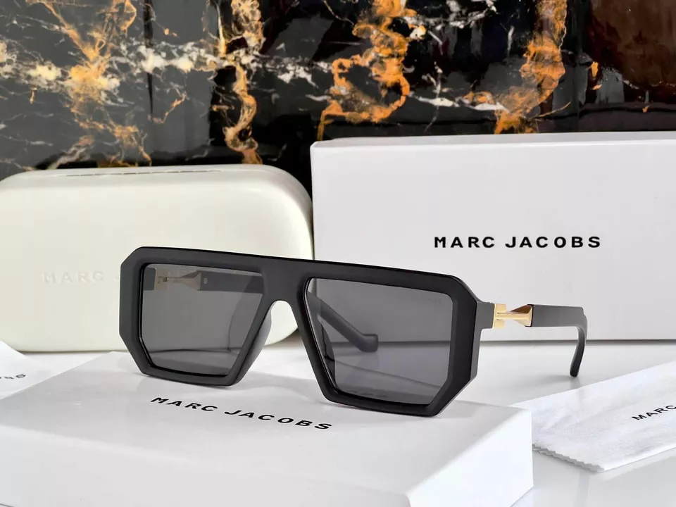 Product image with price: Rs. 550, ID: marc-jacobs-d0c02fea
