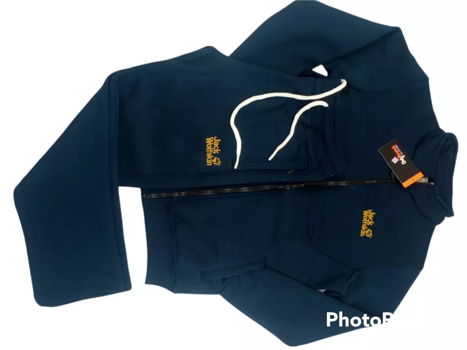Track suit uploaded by Puri Trading co. on 10/1/2022