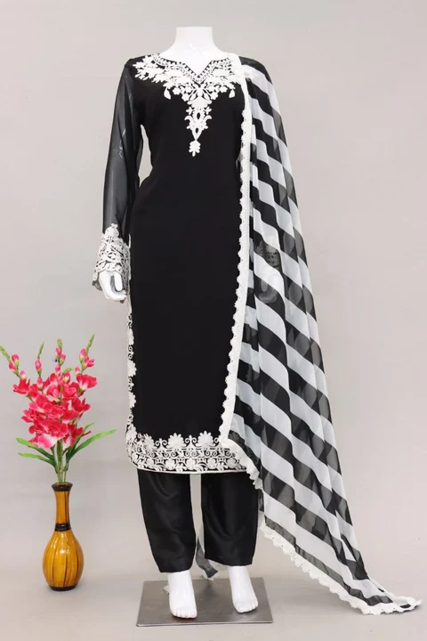 Product image of Suits, price: Rs. 999, ID: suits-0d9bc231