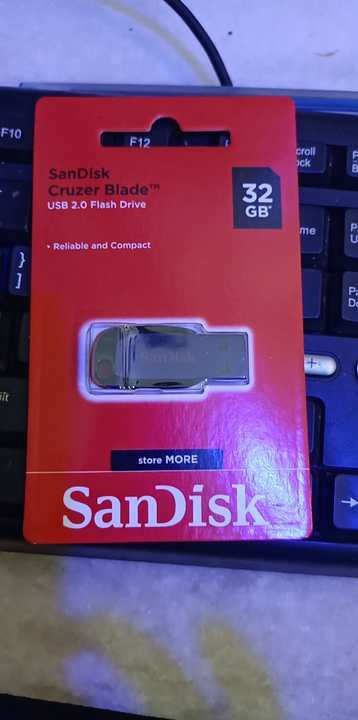 SanDisk 32 gb pandive uploaded by Neha enterprises on 10/4/2022