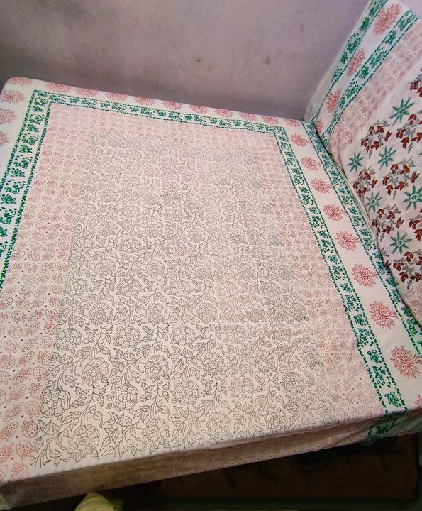 King size duble bed sheet 90/108 uploaded by Senior batik prints on 10/5/2022