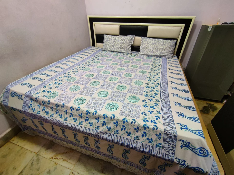 Duble bed sheet king size 90/108 uploaded by Senior batik prints on 10/5/2022