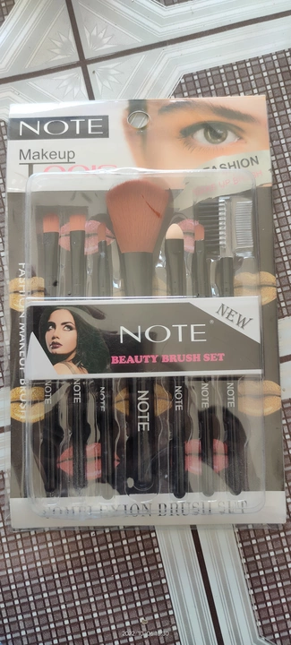 Note brush makeup set  uploaded by business on 10/6/2022