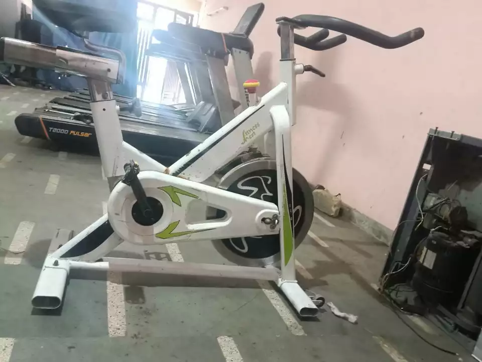 Post image Spin bike Second hand Wheel weight;- 20kgCycle weight:- 40kgSheet and handle:- manual adjustable
Buy and sell second hand Gym &amp; Fitness equipment in India.Gupta Group of Gym Service Center.M.No :- +919599324783, +919968529366* All Over India Service Provide.* Location :- Peera Garhi, Industry Area, near by Peera  Garhi Metro Station.* Full Gym Setup shifting, Uninstall - installation, Repair, Service.* Commercial treadmill service repair installation.* Domestic treadmill service repair installation.