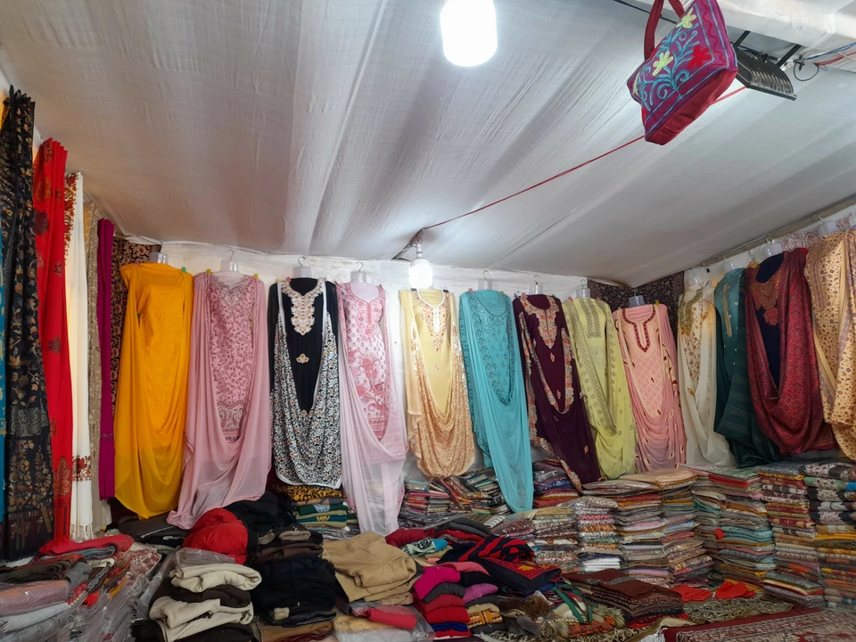 Warehouse Store Images of Jannat Kashmir Carft
