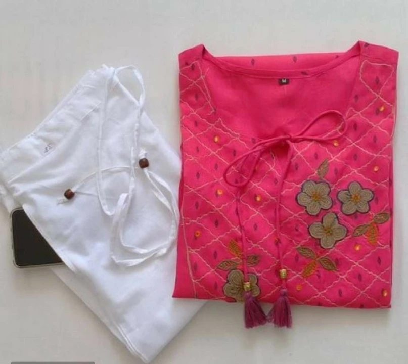 Product image of Stylish Rayon Embroidered Kurta With Pant Set For Women

, price: Rs. 600, ID: stylish-rayon-embroidered-kurta-with-pant-set-for-women-2807ed2e