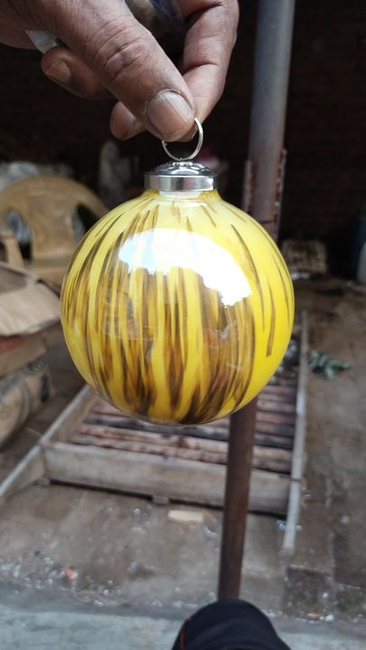Glass Christmas ball uploaded by Nazia Glass International on 10/9/2022