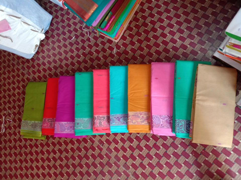 roopsundri butta 6.20 mtr uploaded by cotton sarees on 10/12/2022
