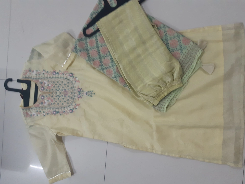 Product uploaded by Aadya's... on 10/12/2022