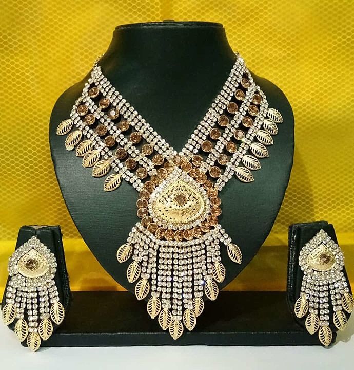 Crystal diamond necklace set uploaded by Immitation jewellery on 6/29/2020