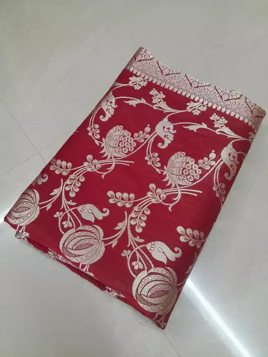 Post image Handloom pure silk saree ..
And real zari weaving..

Blouse..90cm 
Hight..45.inch 
Length...5.50 mt 
Weaving..Handloom 
Paitten..by saree upada..🥳