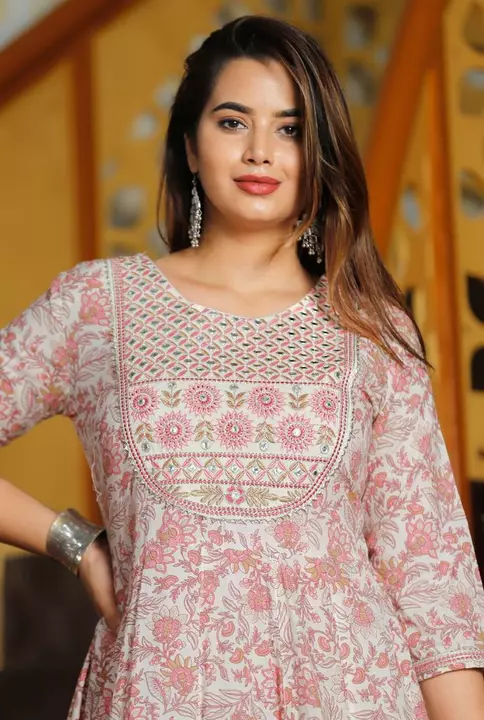 Product image of Full flared anarkali , price: Rs. 610, ID: full-flared-anarkali-054ff793