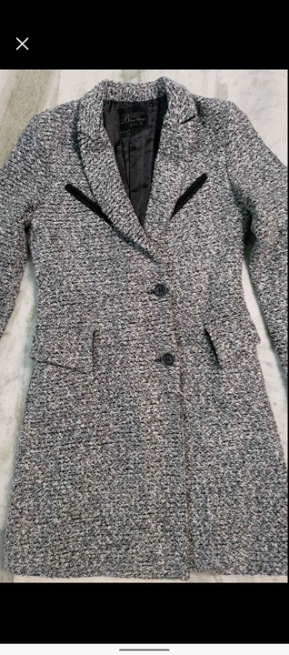 Ladies coat  uploaded by business on 10/18/2022