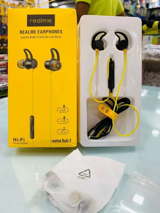 Post image Real me earphone yellow Color60₹