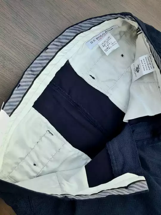 Post image *_BRAND=U s POLO🇺🇸cotten pant*
*(As per og*🤩)

(*Original trims*)👌

*FABRIC=🤩cotten Dobby ( *stretchable* ) *ARVIND MILL*🤩
*Export original  fabrics*

*Wash*:-*silicone softener* ENZYME Wash 

*COLOR=  5  shades 

*(*SIZE=  30  32  34  36  38*)

*(RATIO=  1     2     2    1   1*)

*MOQ =35+5=40* 
*(MINIMUM ORDER QUANTITY)

*RATE*💲

📦Ready to dispatch