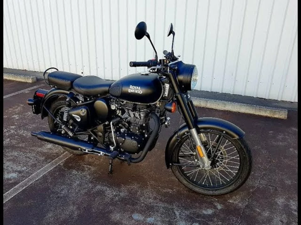 Royal Enfield 350 uploaded by PVG Auto Car Tenders on 10/19/2022