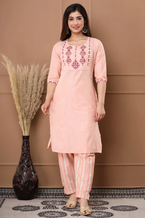 Product uploaded by Dresses , Handloom and democratic items on 10/19/2022
