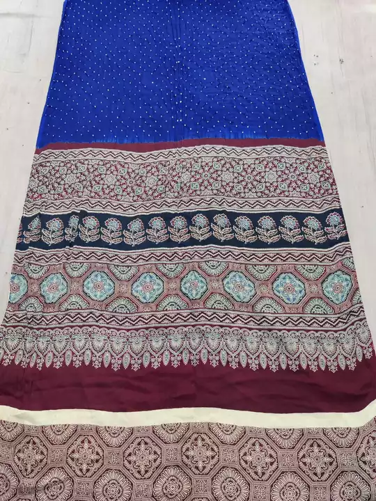 Dc- CCxx
દાની બંધેજ સાડી વિથ blouse
Semi gaji daani bundhej azarakh hand print pallu blouse saree uploaded by HEERADHYA ENTERPRISE on 10/21/2022