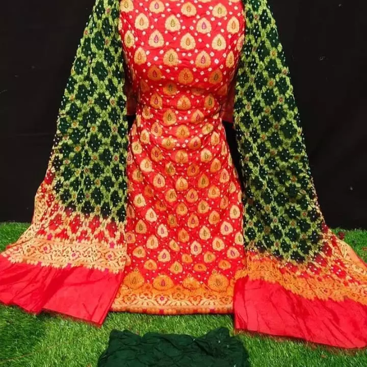 Bandhni dress's uploaded by Sunahera banaras on 10/21/2022