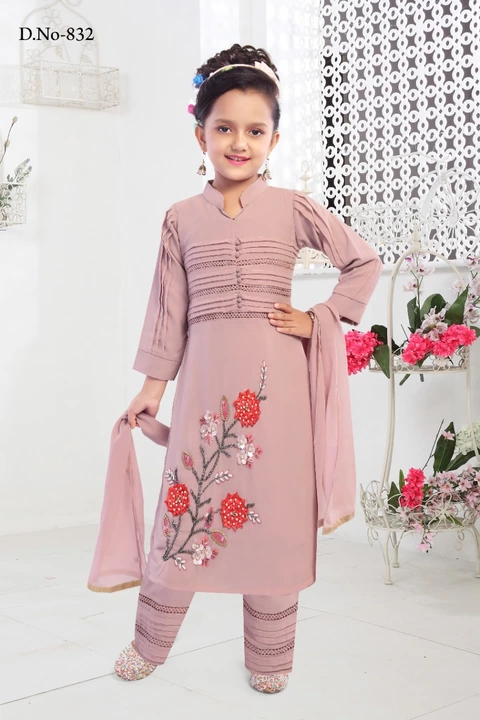 Designing kurti with pant uploaded by NOOR GARMENTS on 10/23/2022