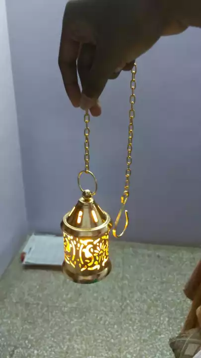 Post image I want 50+ pieces of Lamp at a total order value of 10000. I am looking for 60 to 100 pieces required.... Please send me price if you have this available.