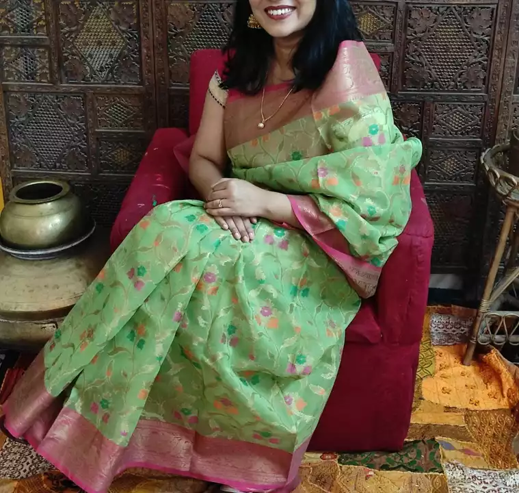Cora fancy jangla bnarsi pawerloom saree uploaded by business on 10/25/2022