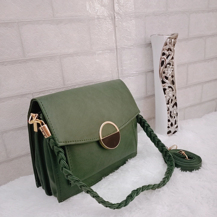 Trendy women's sling bag  uploaded by business on 11/1/2022