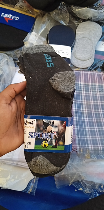 Post image मैं Socks के 300 पीस खरीदना चाहता हूं। मेरा ऑर्डर मूल्य ₹10000 है।