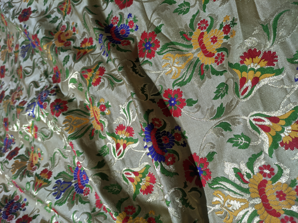 Handloom banarasi Silk kimkhab fabric  uploaded by Fiza Silk Exports on 11/2/2022
