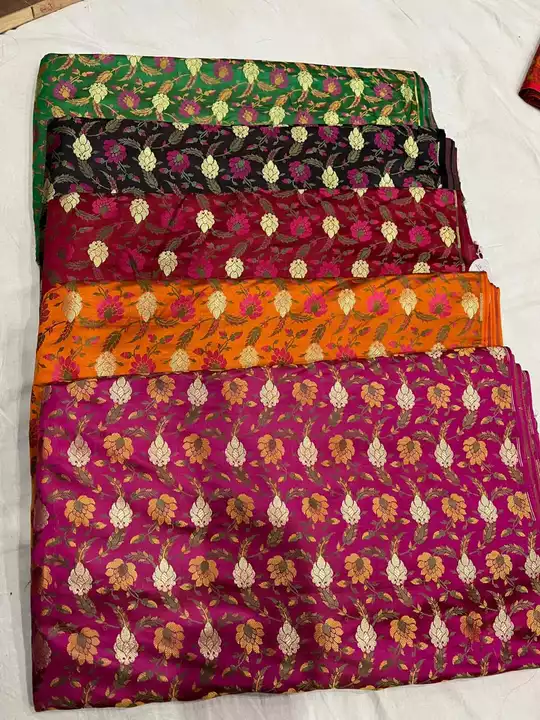 Handloom Jamawar Silk Fabric uploaded by Fiza Silk Exports on 11/2/2022