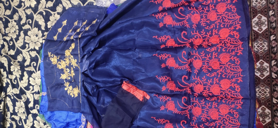 Post image Girls wear party wear gown and lehenga with blouse with Chunni Sab mix lots quantity 6500 Pcs  ₹80 per peace free size , fabric Georgette net Makhmali sub mits hai